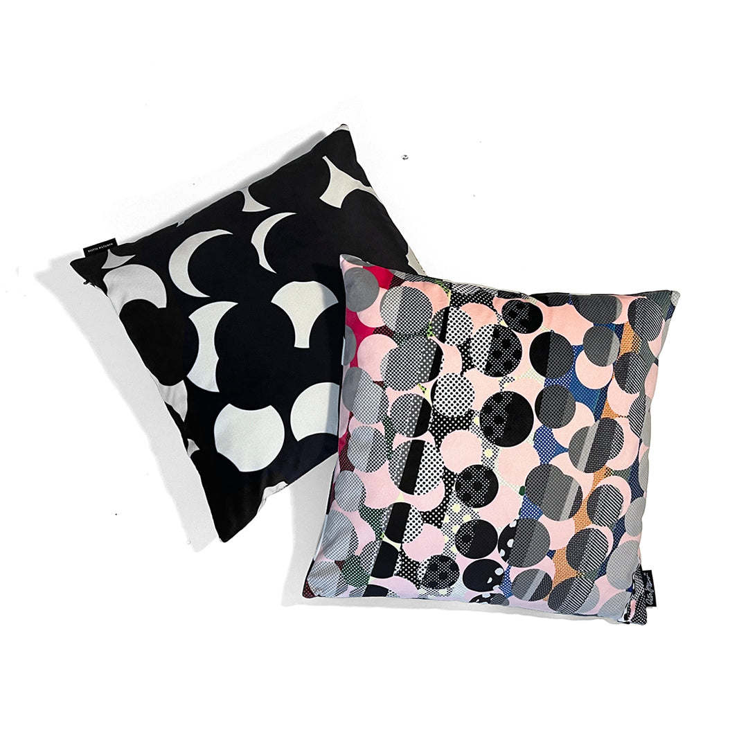 Rhythmic Dots Crescendo #1 (black/lightpink) cushion cover - shop.reettahiltunen.com