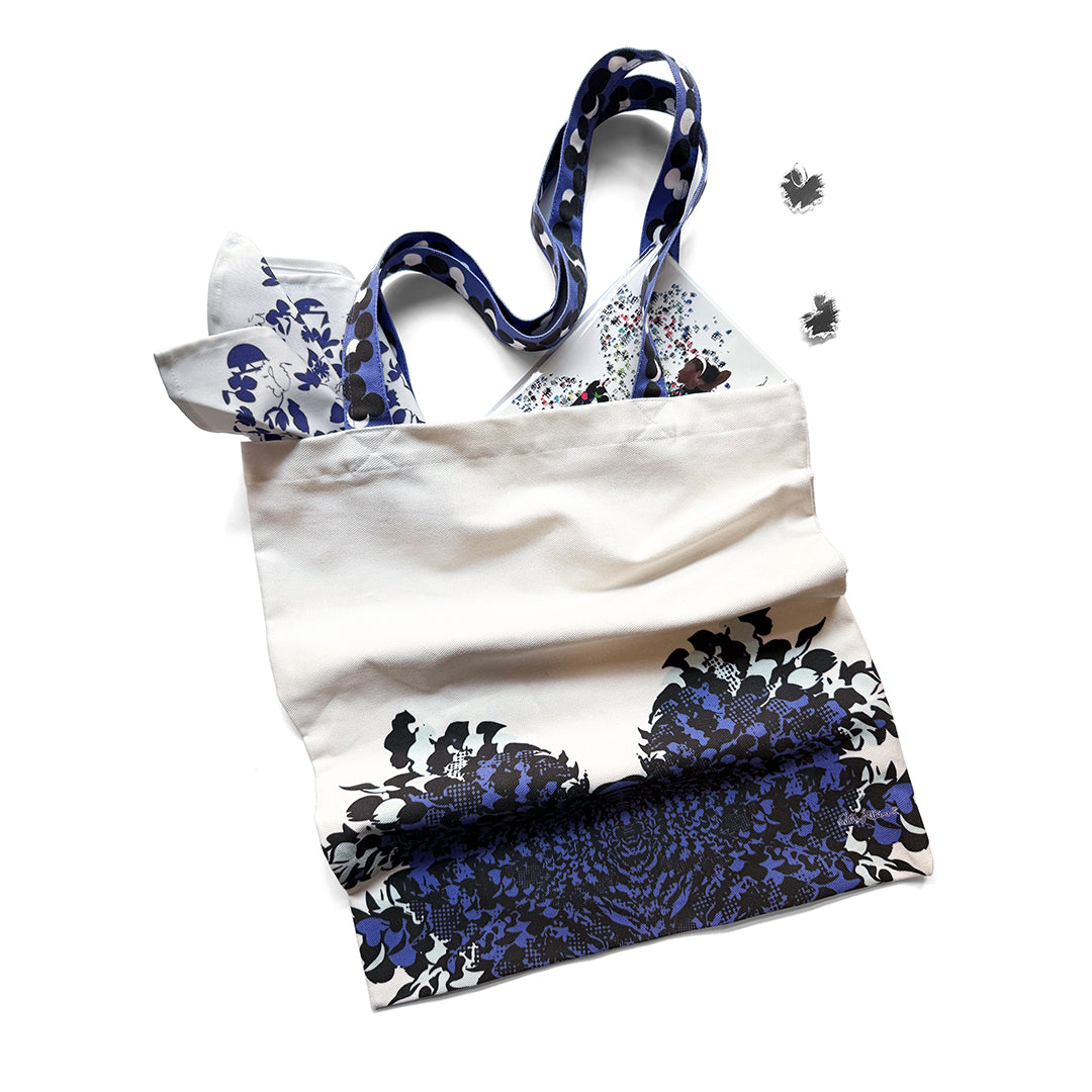 Butterfly Kiss (Blue Mood) - Tote Bag - shop.reettahiltunen.com