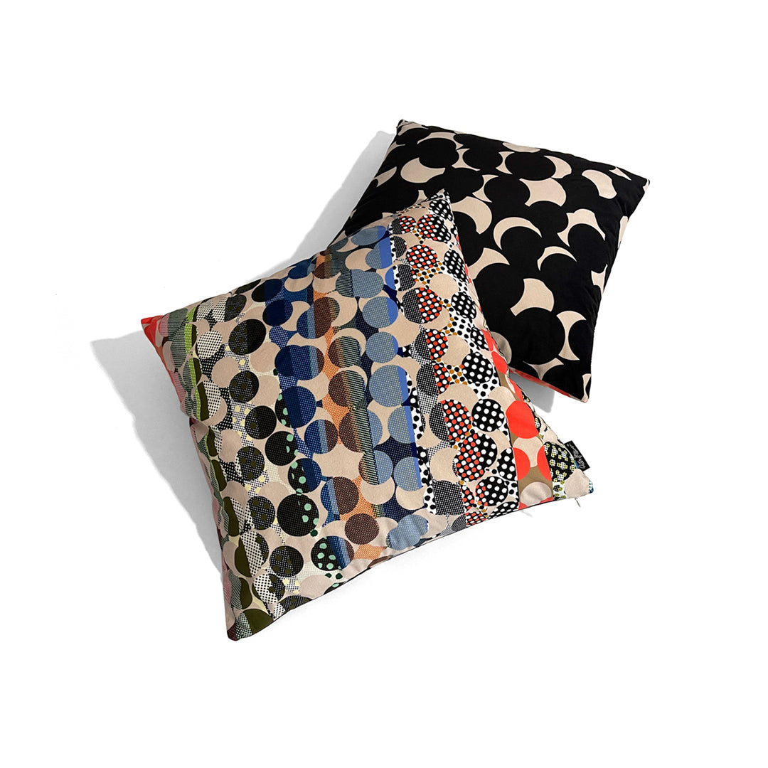 Rhythmic Dots - Crescendo #1 (black/beige) - Cushion Cover - shop.reettahiltunen.com
