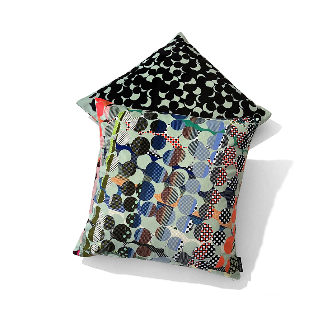 Rhythmic Dots - Unisolo (black/jade) - Cushion Cover - shop.reettahiltunen.com