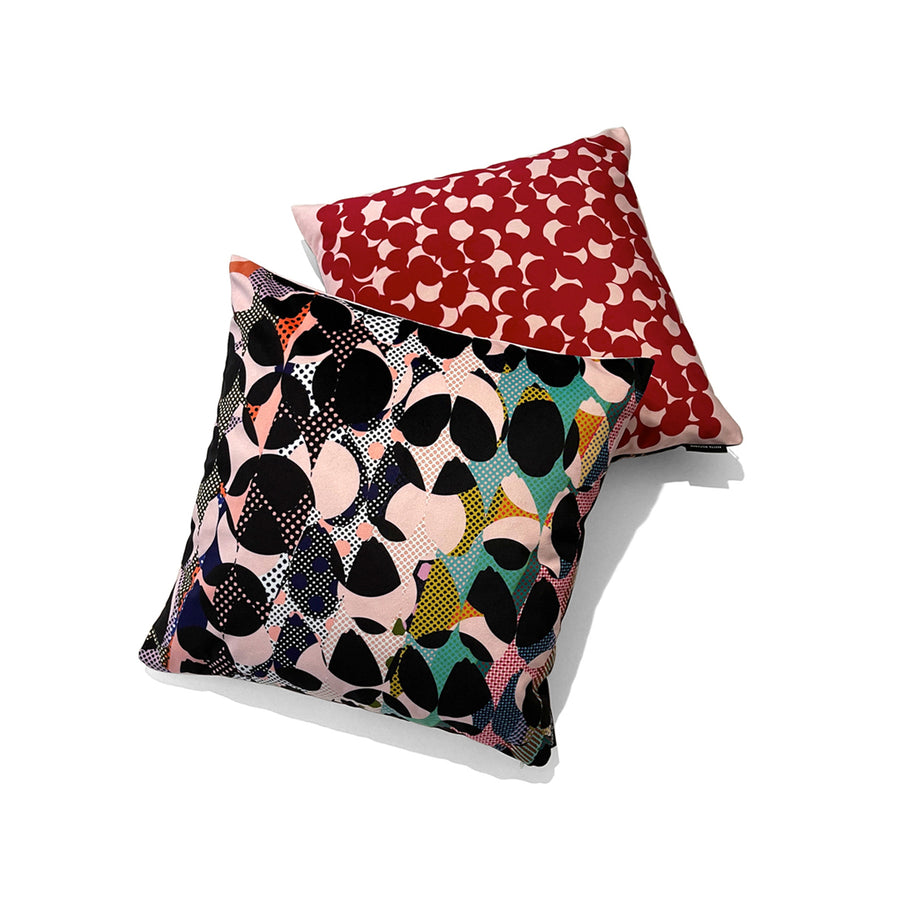 Floral Dots - soolo (red/pink) - Cushion Cover - shop.reettahiltunen.com