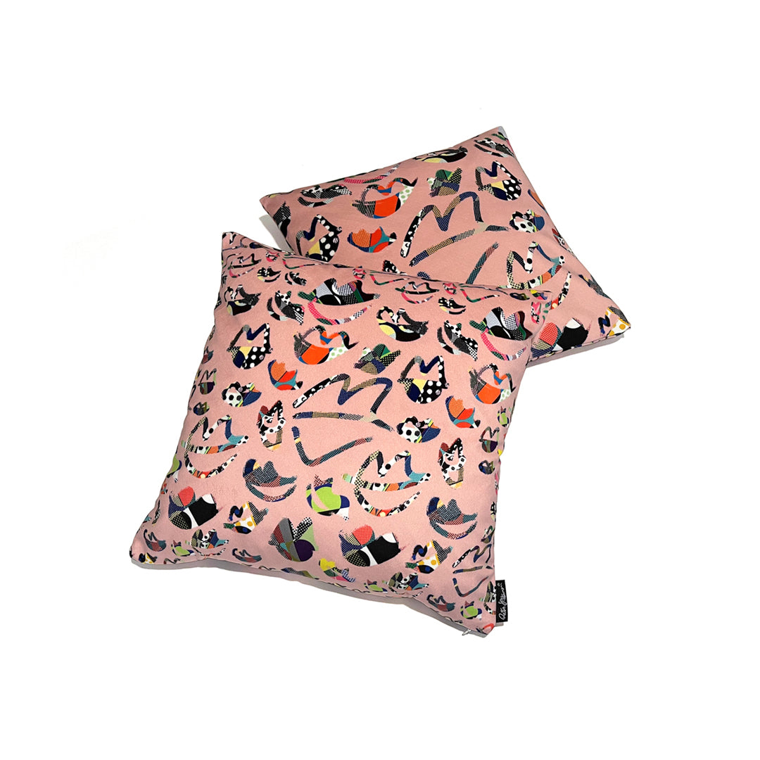 Many Faces (rosa) - Cushion Cover - shop.reettahiltunen.com