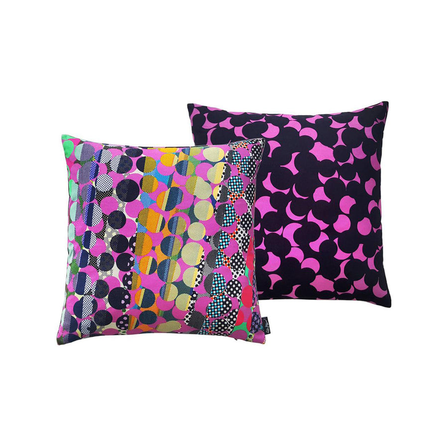 Rhythmic Dots (black/pink) - Cushion Cover - shop.reettahiltunen.com